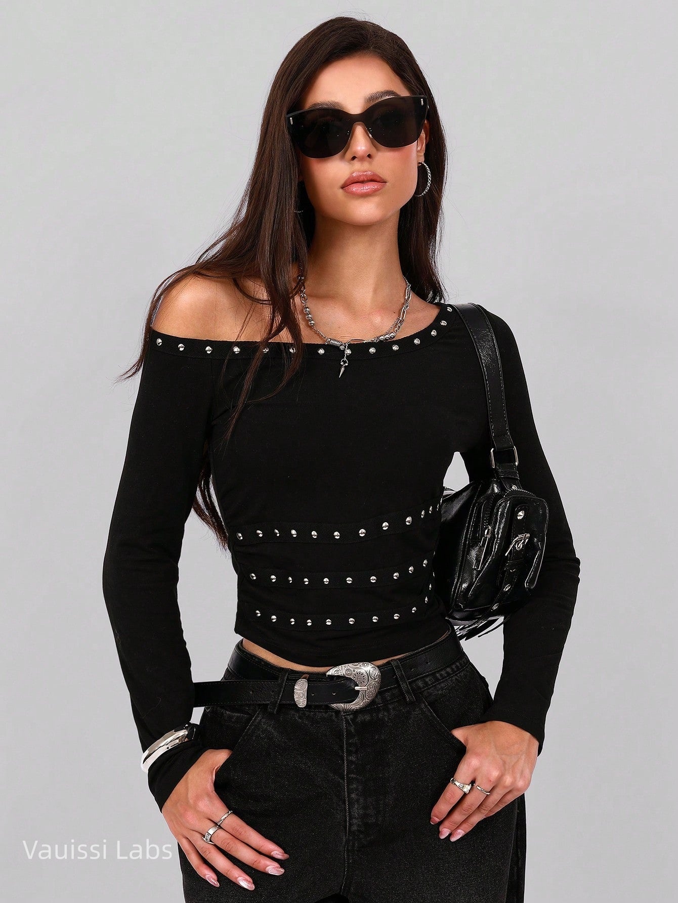 【Vauissi Lab】cool girl fashion lady off-shoulder, rivet-decorated long sleeves T-shirt