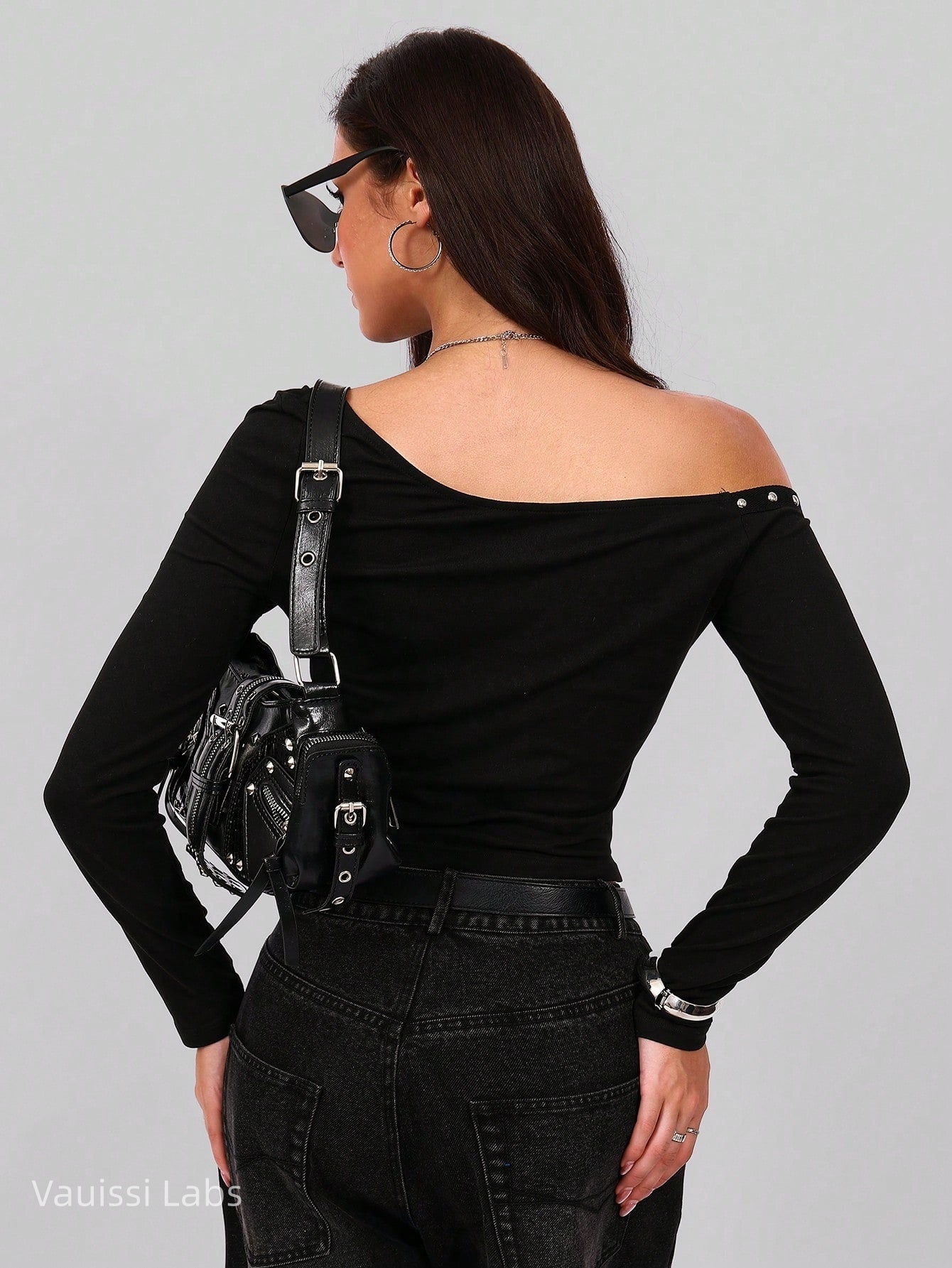 【Vauissi Lab】cool girl fashion lady off-shoulder, rivet-decorated long sleeves T-shirt